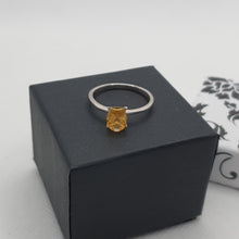 Load image into Gallery viewer, Citrine Ring size Q
