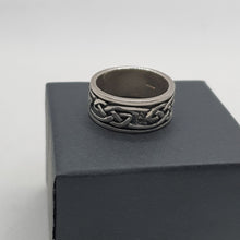 Load image into Gallery viewer, Celtic Knot Ring size O
