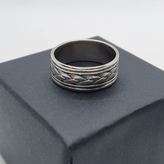 Celtic Rope Knot Ring size Q