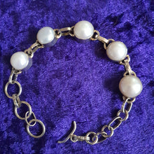 Load image into Gallery viewer, Pearl Bracelet size 17cm
